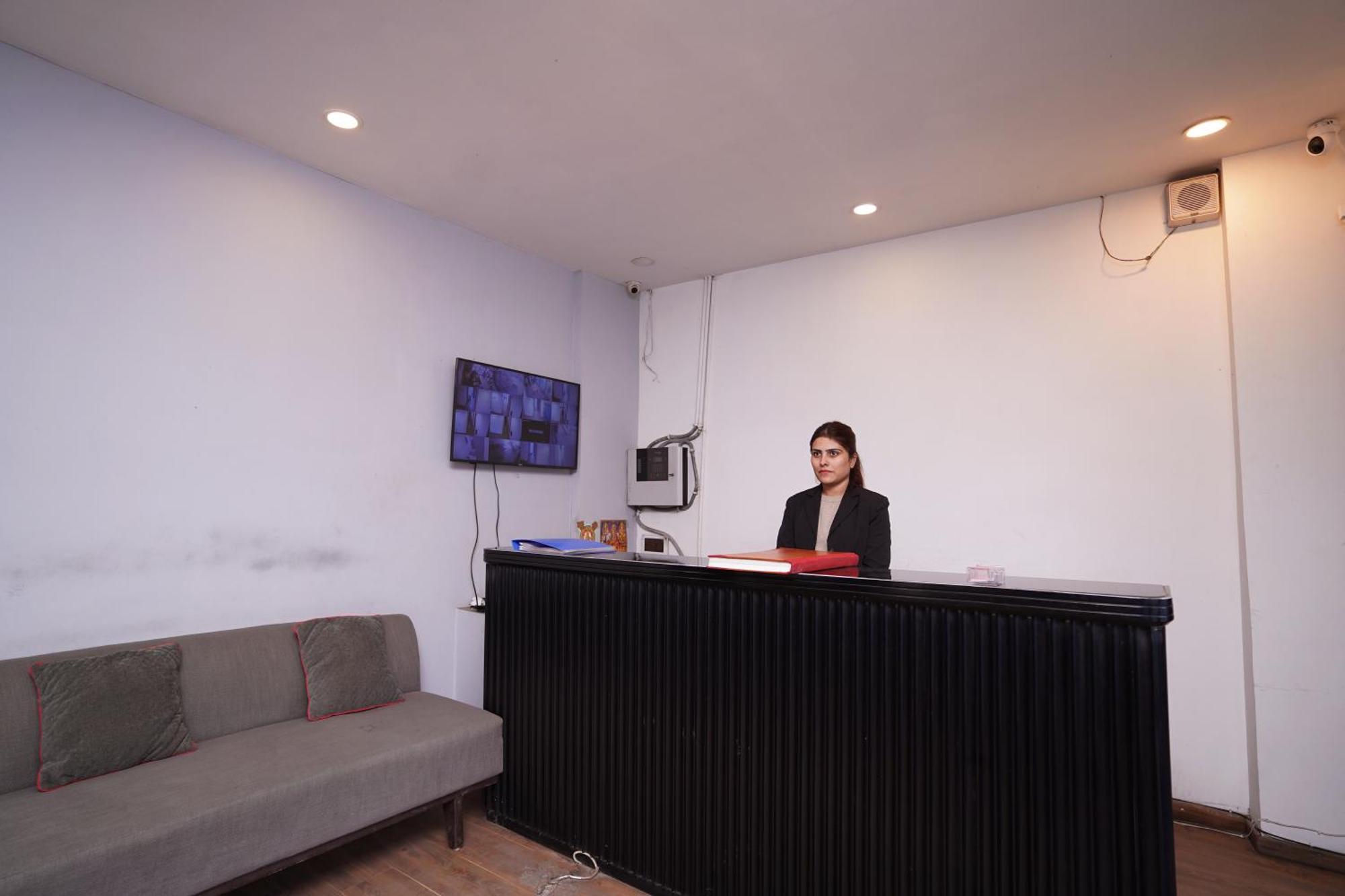 Hotel Mira Residency- Outer Ring Road, Paschim Vihar Delhi  Exterior foto